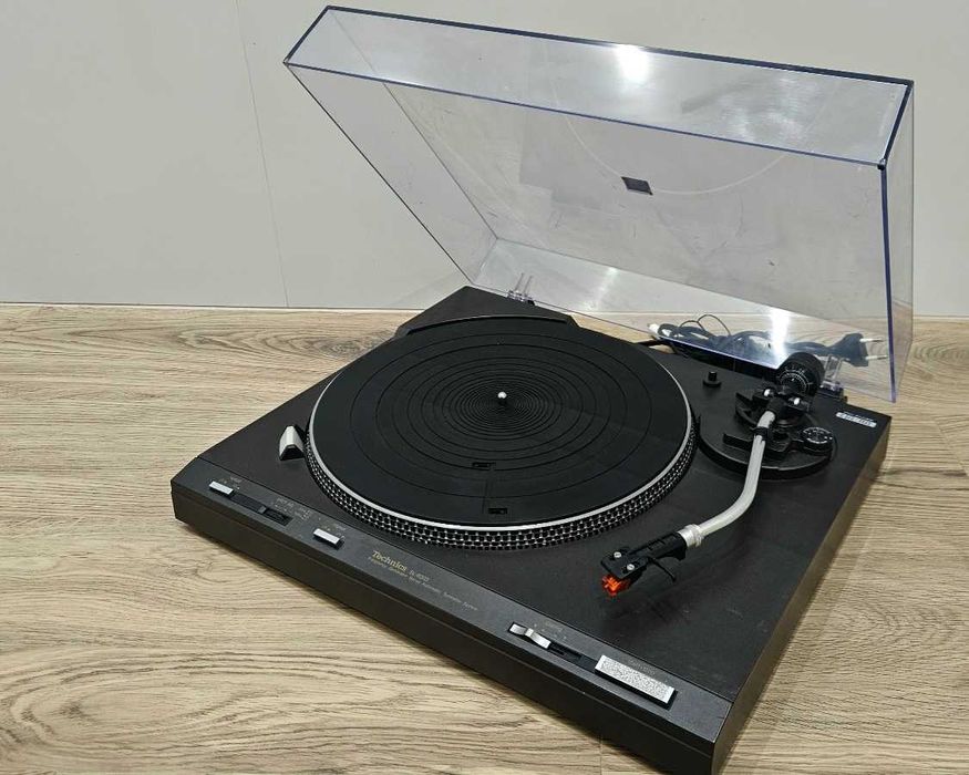 Gramofon Technics SL-B303