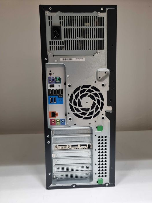 Computador Intel Xeon/8GB/ SSD120GB + HDD1TB com Grafica NVIDIA Quadro K2000