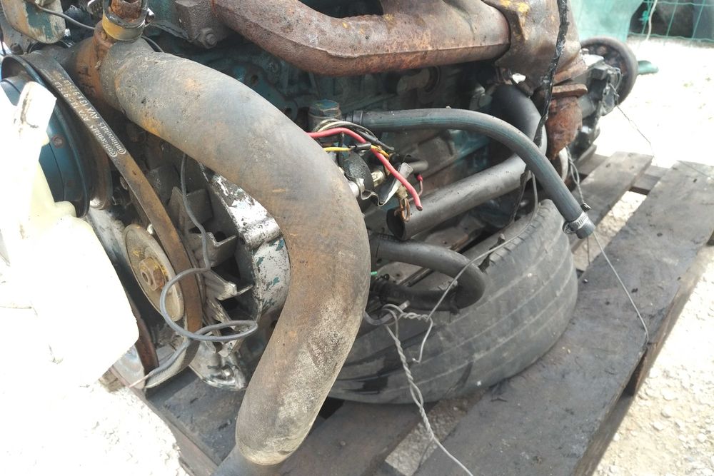 Motor Nissan SD22 2.2 diesel & caixa manual de 5 velocidades