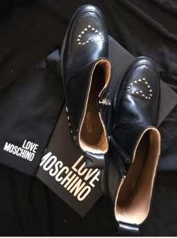 Botim Love Moschino