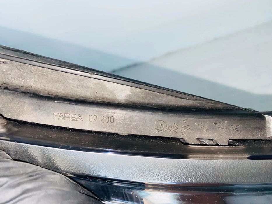 Farol Direito Toyota Corolla Sedan - 2015 / 2017 - F1421