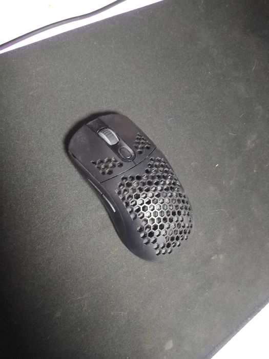 Teclado e rato com muito pouco uso comprei na wortem á 2 meses!!