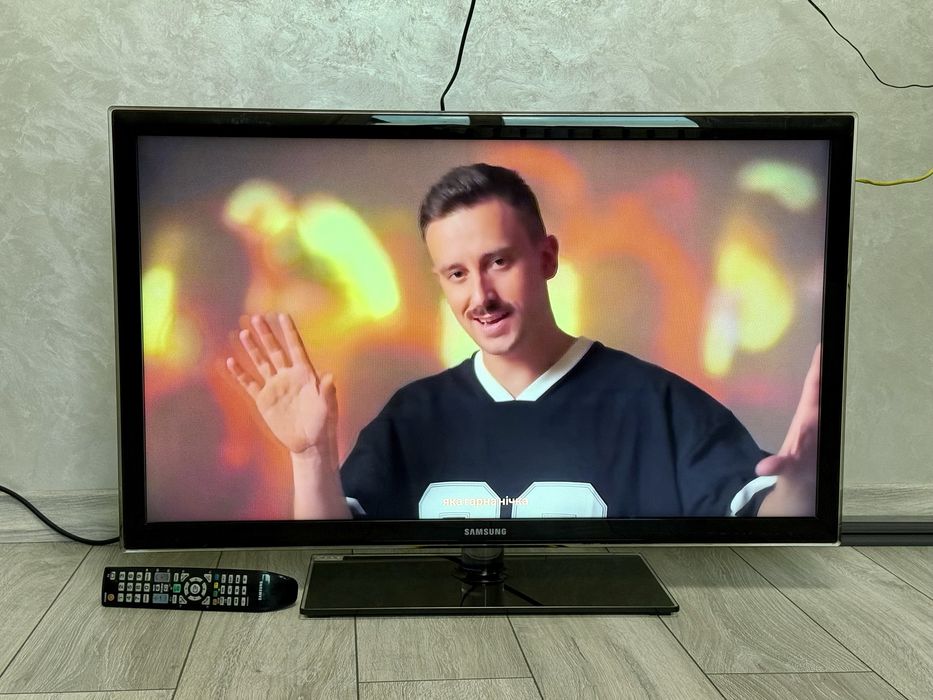 РК Телевізор Samsung UE40D5500 40 Дюймів Смарт ТВ Самсунг Smart