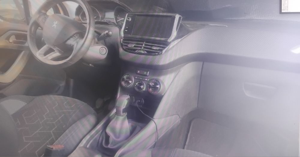 vendo peugeot 2008 1.2 VTI 2018 nacional com 79 mil km acidentado salvado