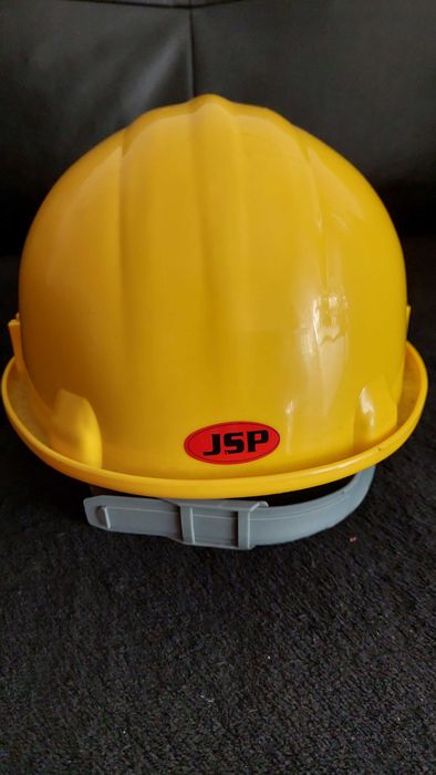 Capacete de proteção amarelo
