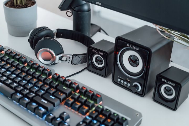 zestaw głośników komputerowych subwoofer 2.1 usb sd aux radio fm led 11w