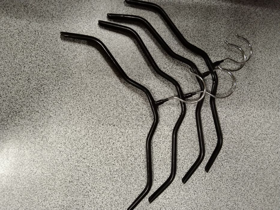 Вішалки для одягу плечики