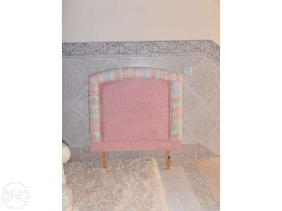 Colcha, cortinados, almofadas, cadeirão