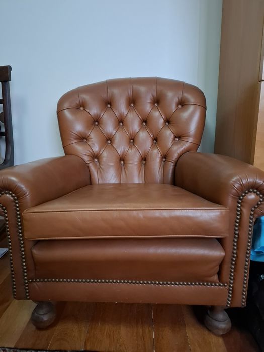 Terno de sofás em pele anos 70