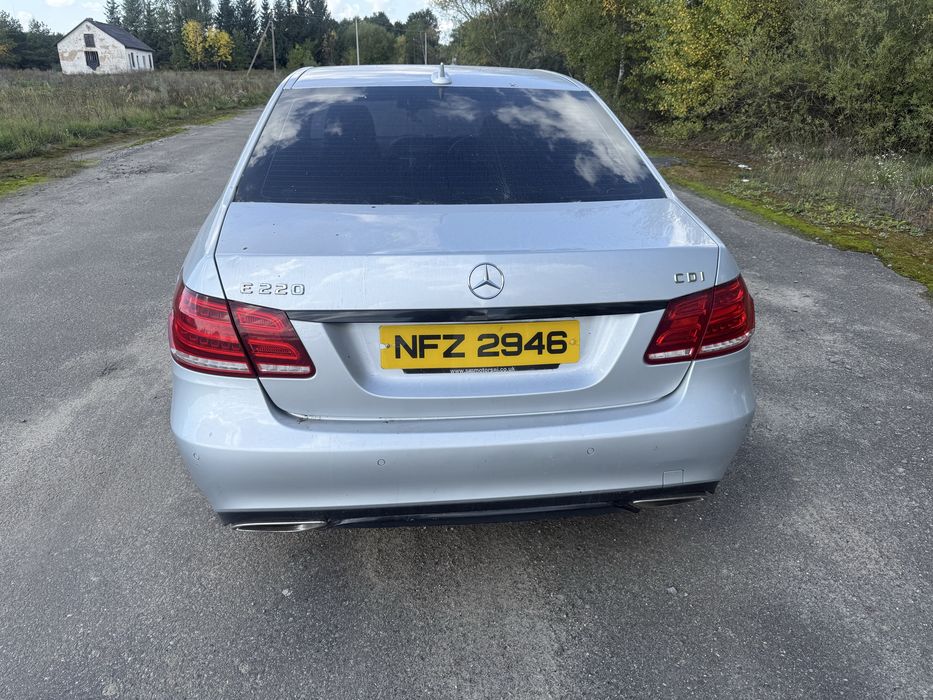 Mercedes-Benz e220