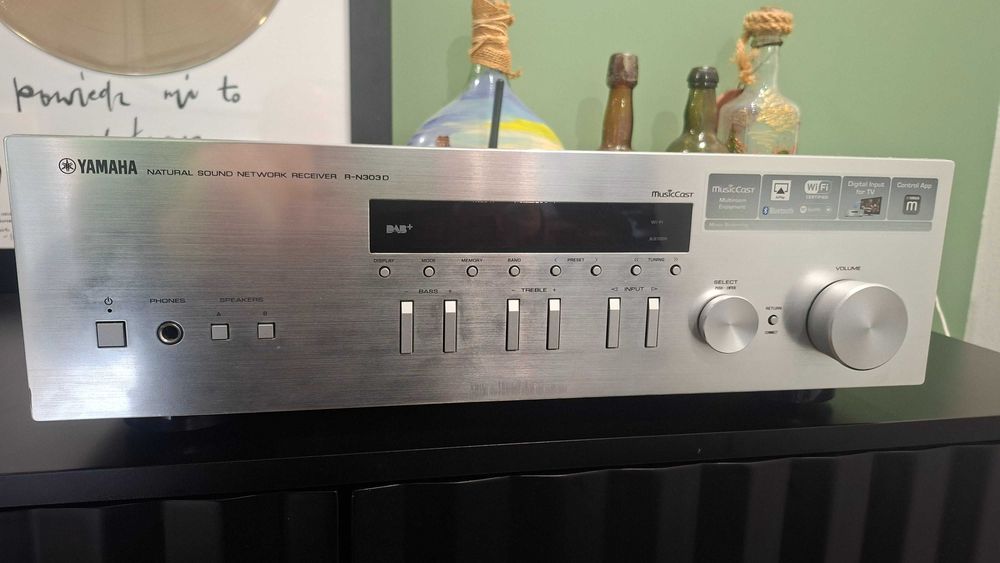 Yamaha RN 303 D amplituner stereo