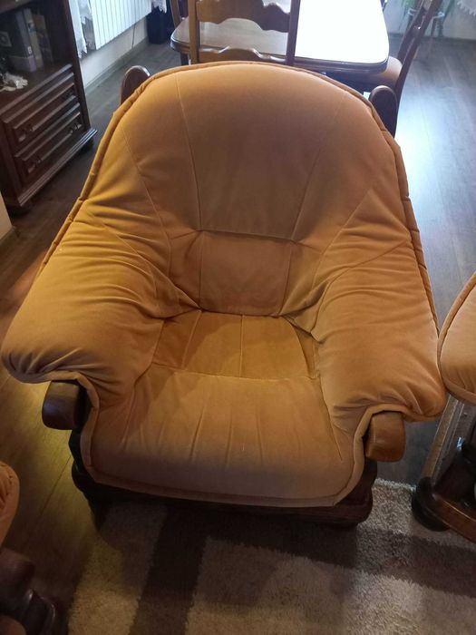 Sofa trzyosobowa, dwa fotele