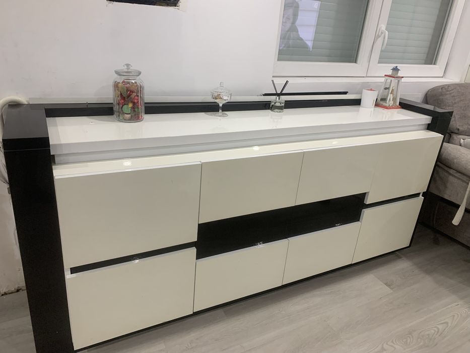 Aparador Sala Em bom estado