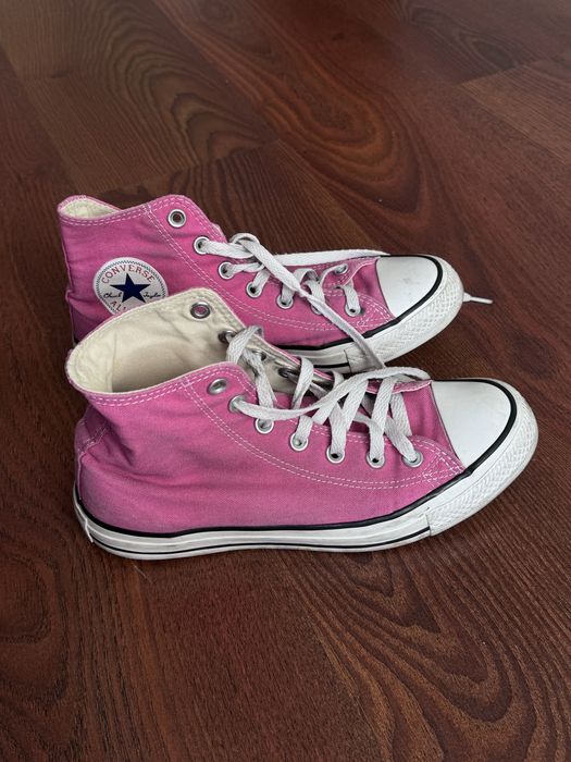 Оригінальні рожеві Converse