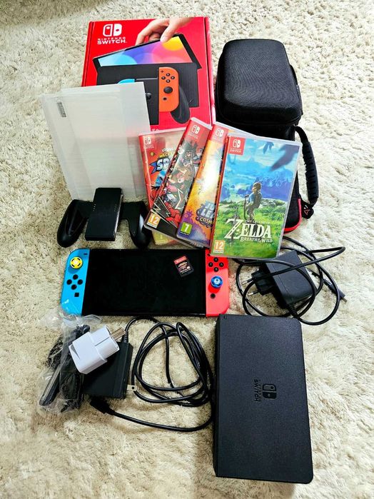 Nintendo Switch OLED + Zelda BOTW + Persona 5 Tactica + gry + akcesoria