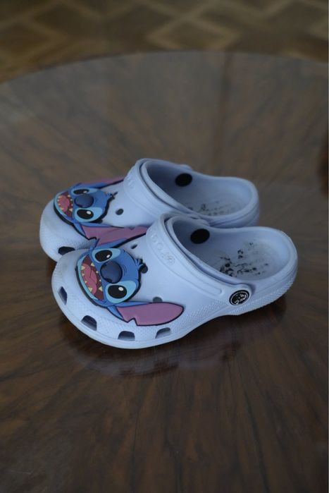 Дитячі тапочки crocs