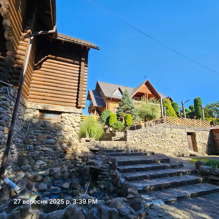 Продаж садиби  з номерами під здачу в Карпатах