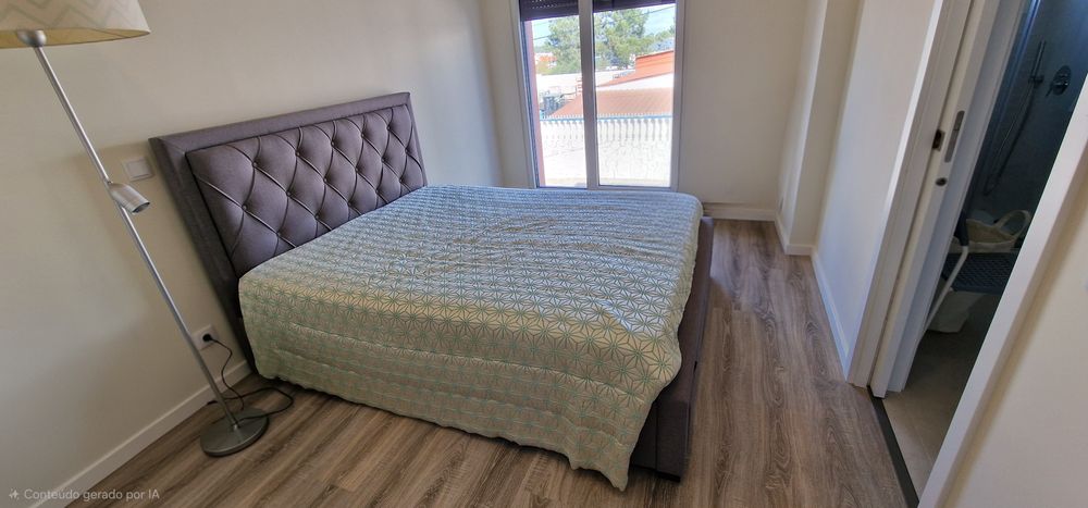 Vendo Cama 160 X 200 com colchão