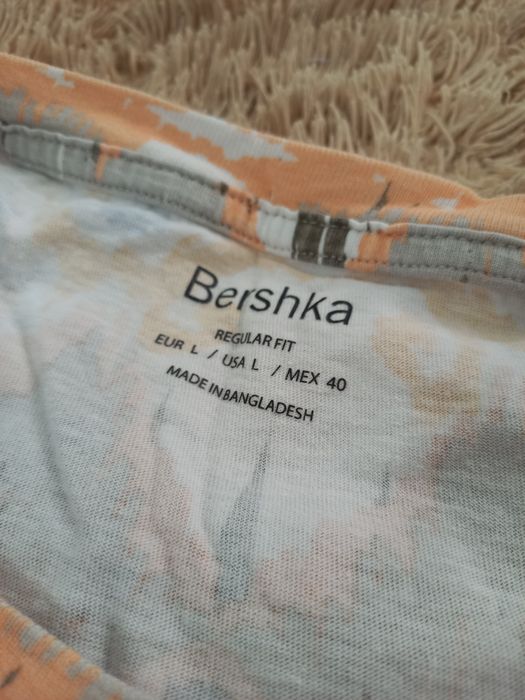 Футболка Bershka з візерунком