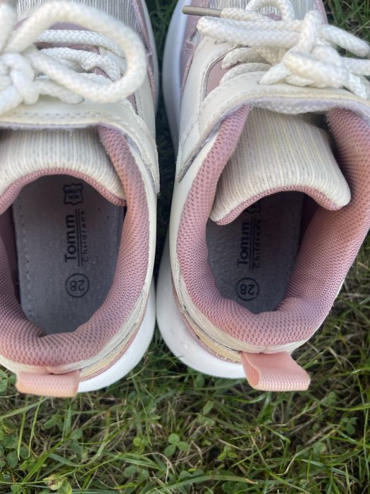 Кросівки том р 28 дівчинка