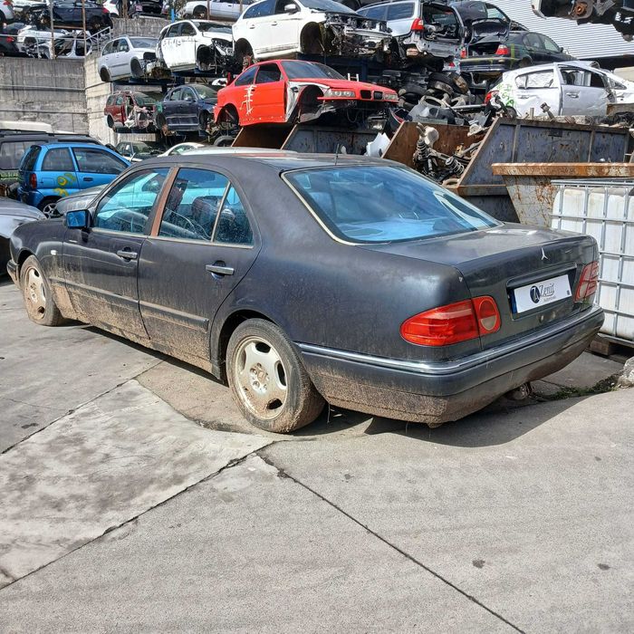 Mercedes E300 3.0 de 1996 - Peças Usadas