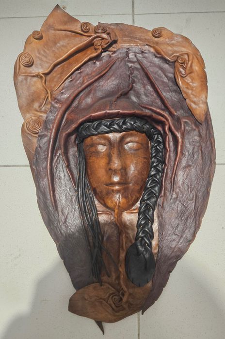 Escultura/Mascara em Couro