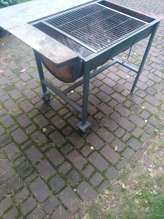 Grill duży z beczki na kołkach z rusztem