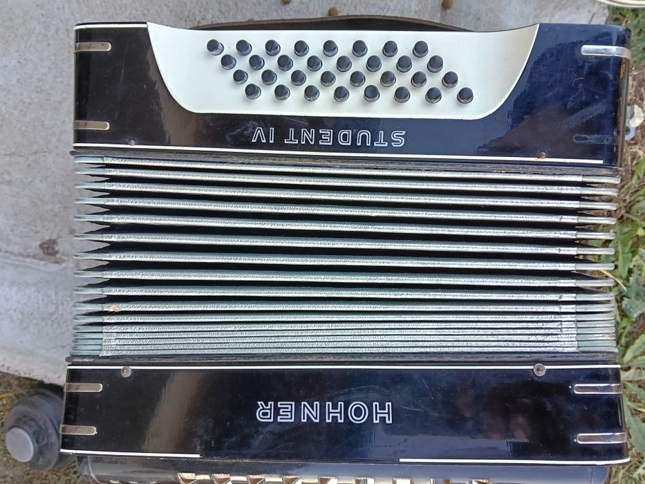 Akordeon hohner student 4. 32 basy