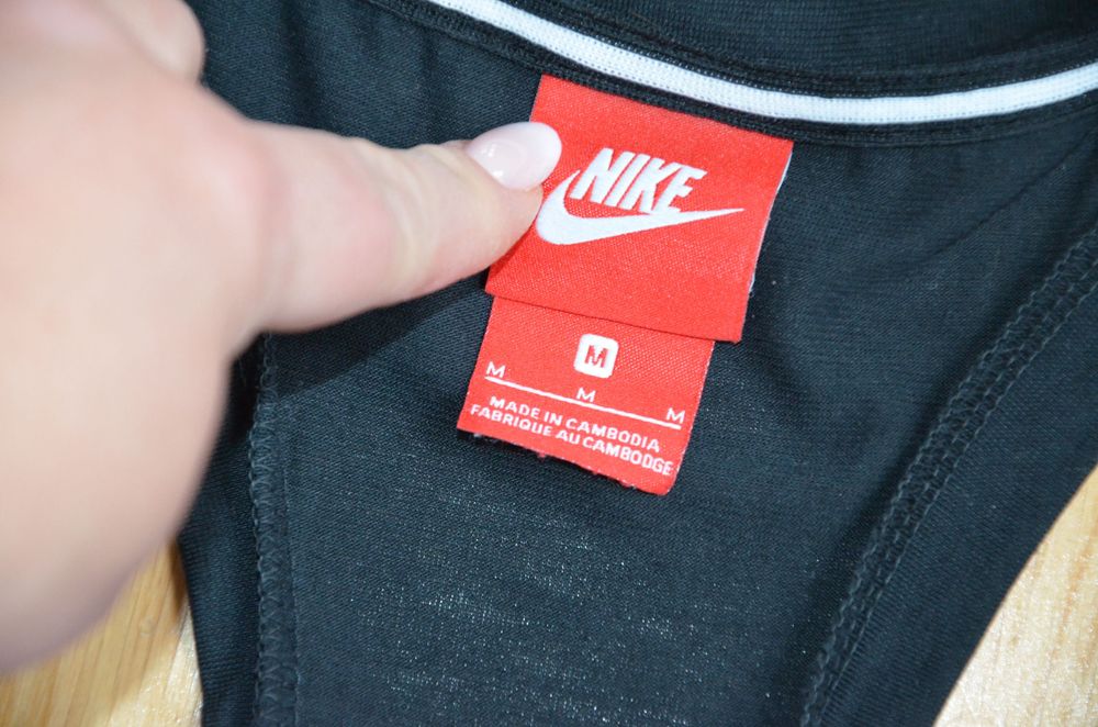 Nike shirt czarny r. M top bokserka
