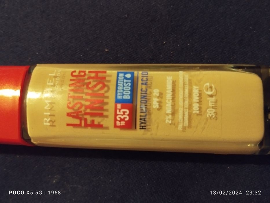 Base da Rimmel , selado