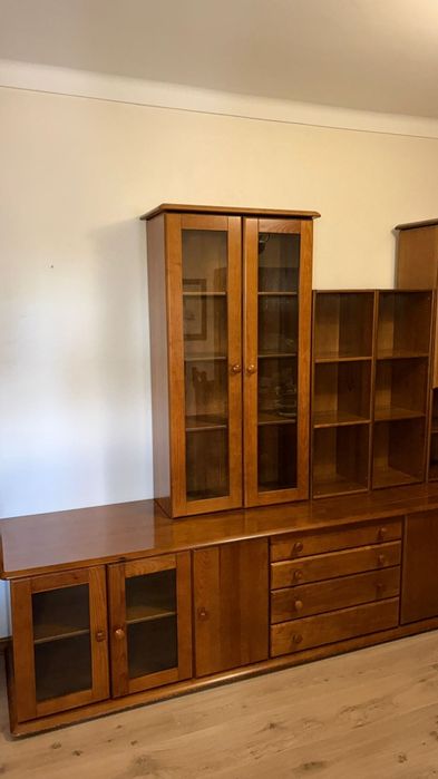 Móvel de sala em pinho cerne