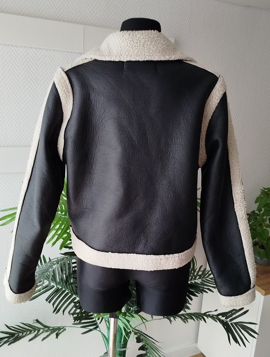 Ramoneska czarna ocieplana z kożuchem baranek Sinsay M oversize