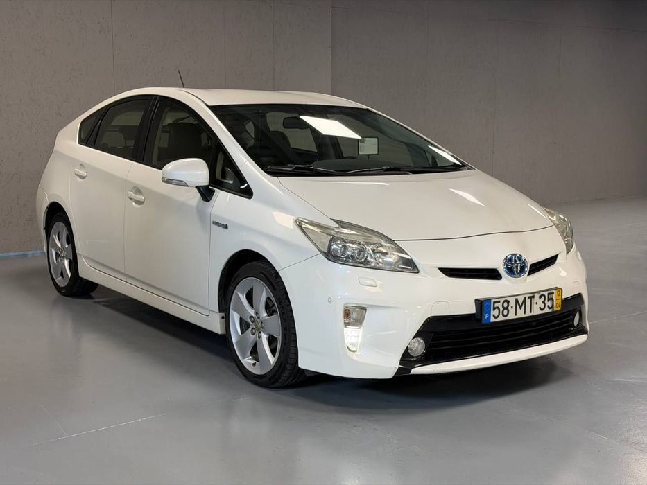 Toyota Prius 1.8 Premium P.Navi+Pele