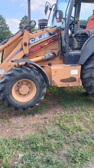 Sprzedam koparko-ładowarkę Case 590 SR z 2005 roku. Przebieg 7885 mth