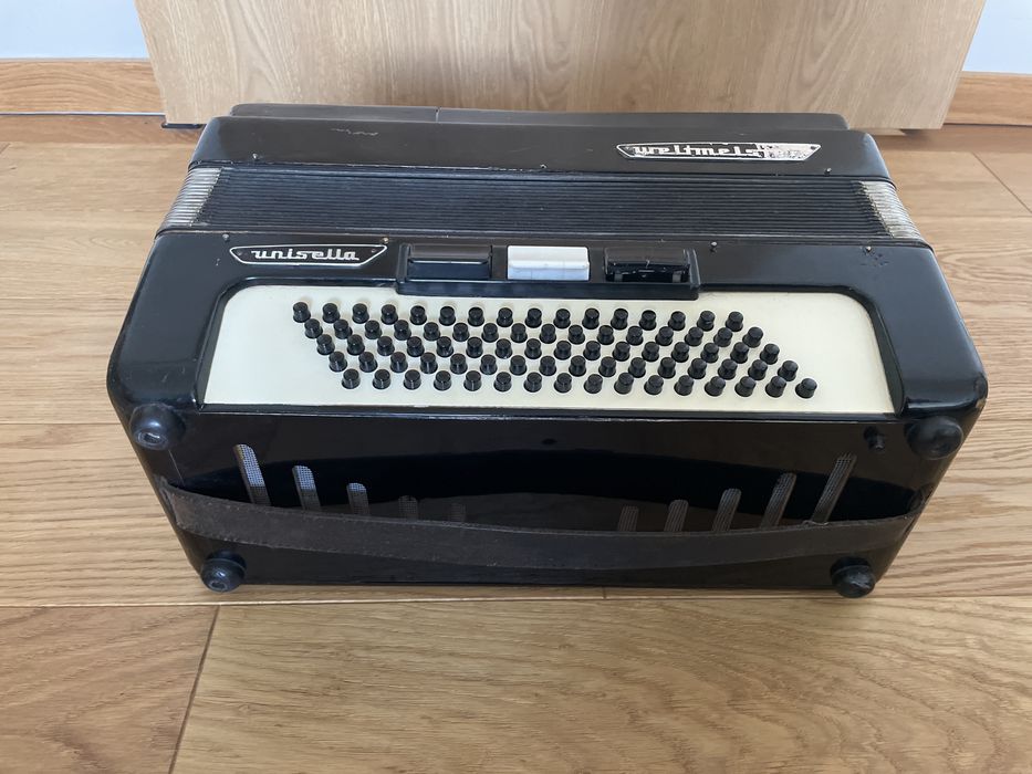 Akordeon Weltmeister Unisella 80