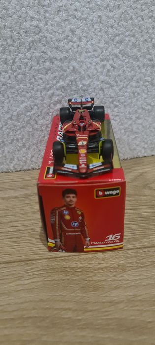 Carro F1 burago da Scuderia-Ferrari 2024