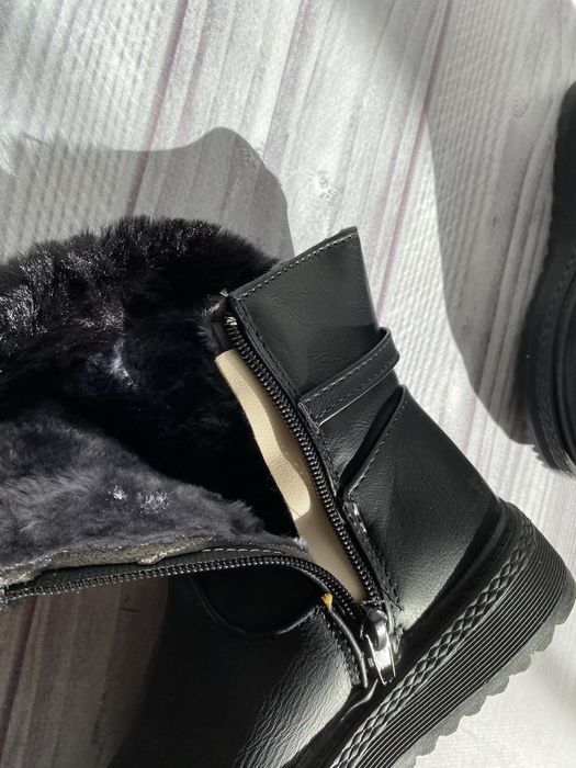 Красиві зимові чоботи для дівчинки з хутром 27,28,29 розміри: 799 грн ...