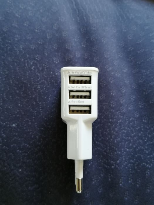 Carregador USB triplo