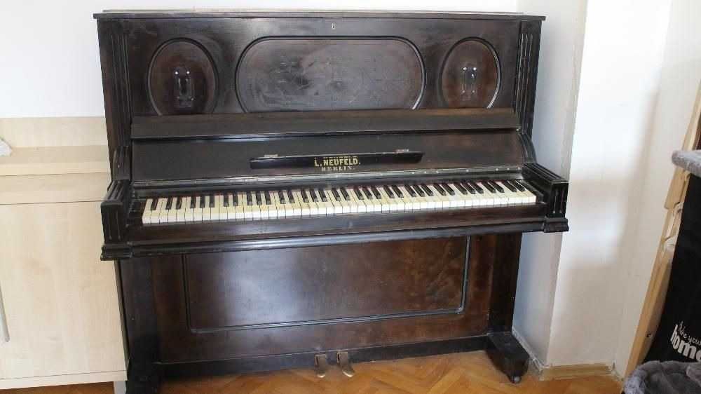 Stare pianino na sprzedaż L. Neufeld. Berlin