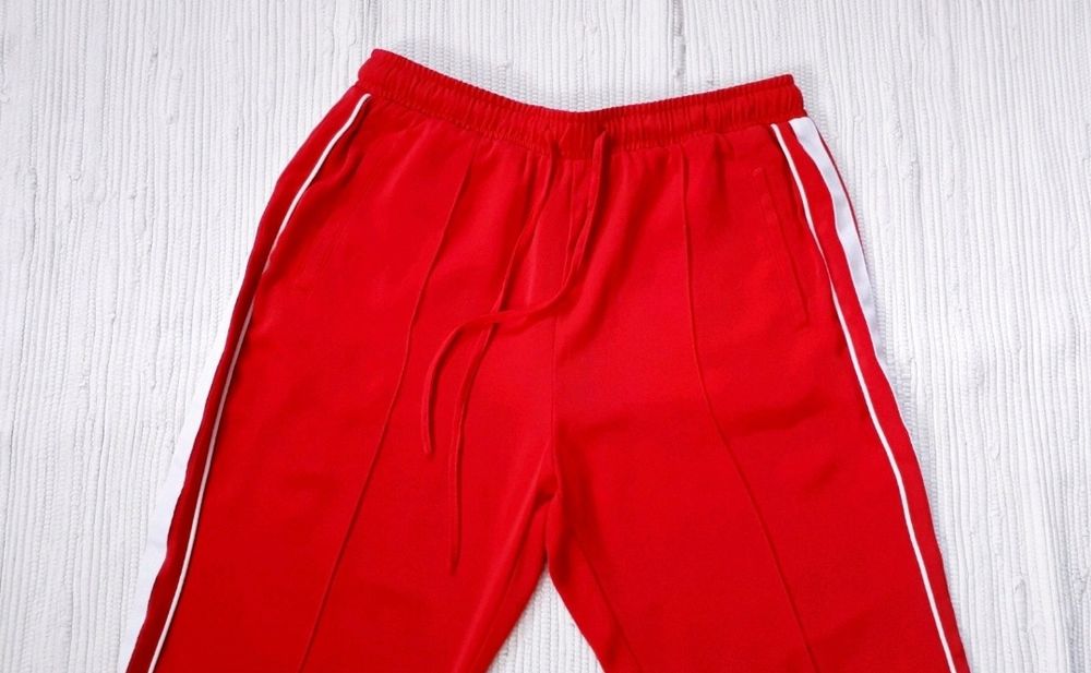 Czerowne spodnie casual lampas Stradivarius