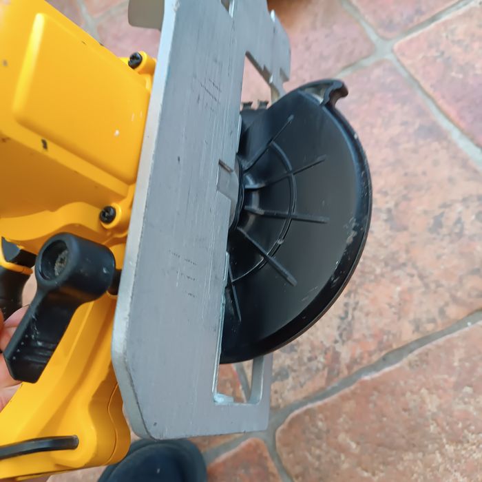 Пила циркулярна DeWalt dcs 391(2025)