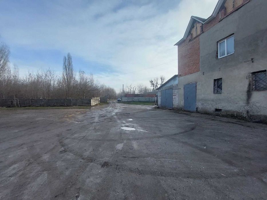 (5) Здається спеціальне приміщення на вул. Батозька 6470