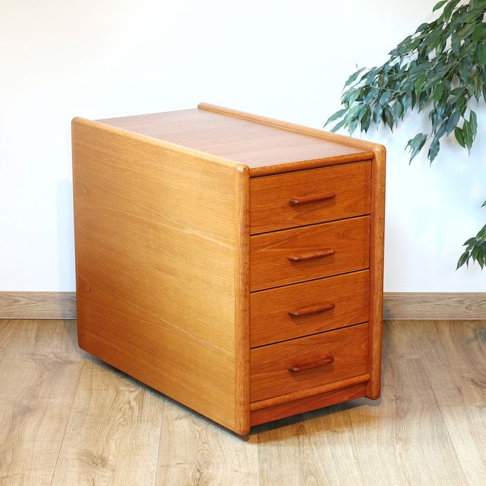 Duńska tekowy szafka cargo na kółkach vintage teak