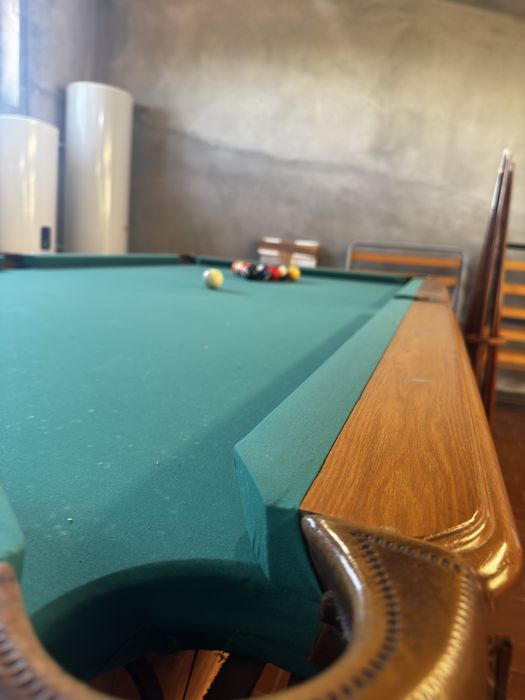 Mesa de Bilhar/Sinuca Completa + Tacos + Tampo de Proteção | €2.500 NEGOCIÁVEIS