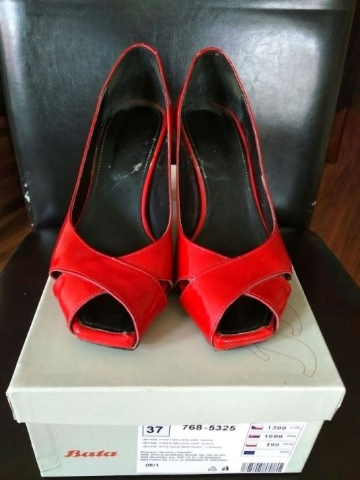 Buty bata skora lakierowana czolenka sandalki made in Italy