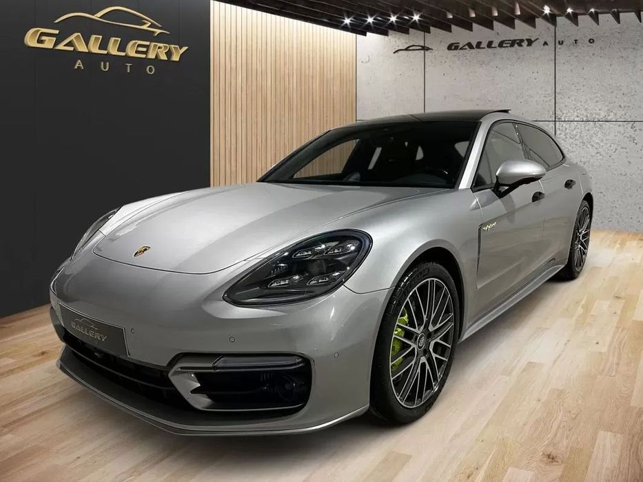 Porsche Panamera Sport Turismo 4 E-Hybrid