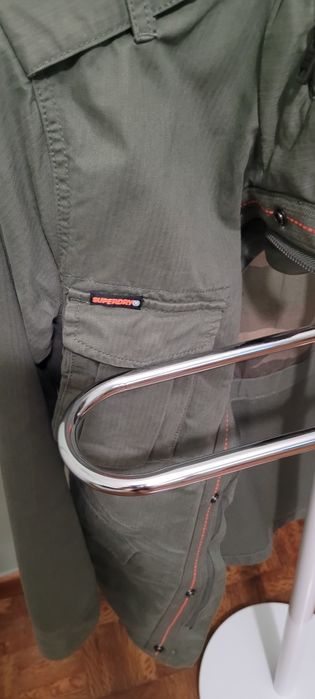 Casaco Superdry estilo militar
