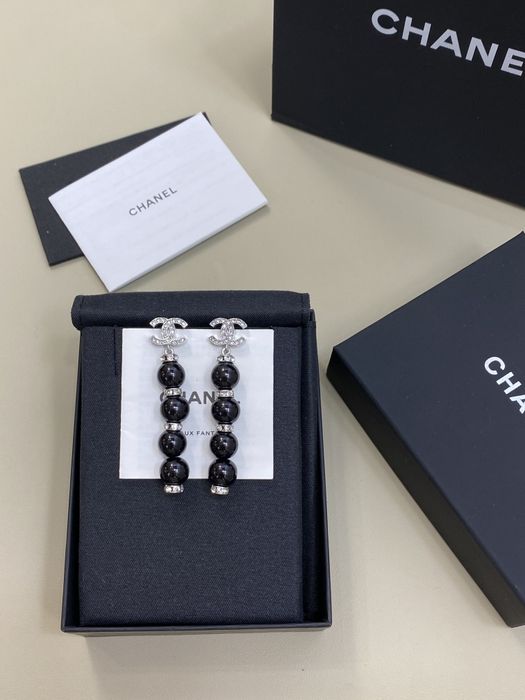 CHANEL® Luksusowe perły CC® kolczyki ekskluzywna biżuteria