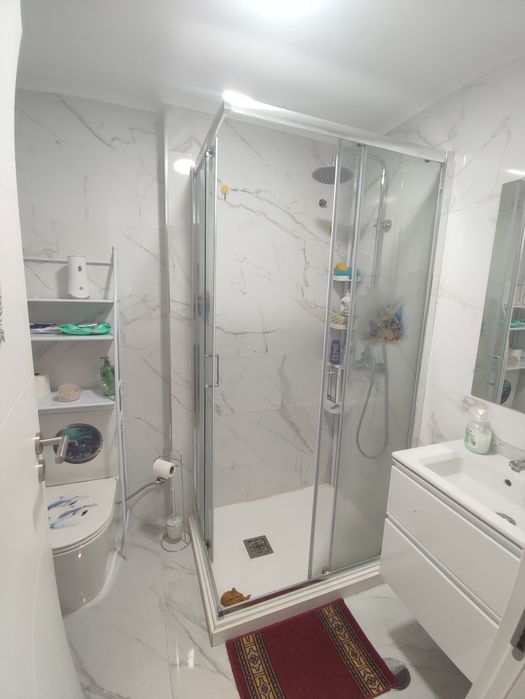 Arrendo Apartamento T2 em frente estação CP Amadora, junto à Câmara Municipal 
Av. Cardoso Lopes