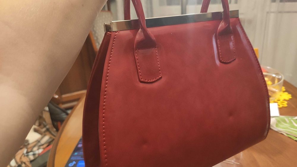 Torebka lakierowana nowa